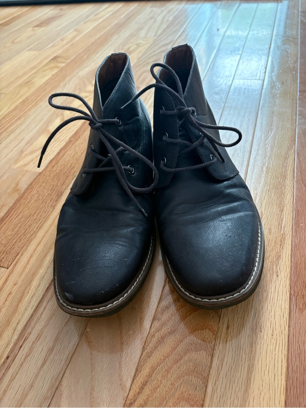 Men's Guess Black Leather Chukka Boots - Classic Lace-Up Style